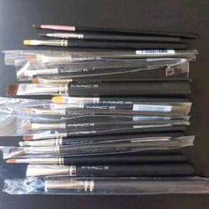 MAC brand new makeup brushes lot